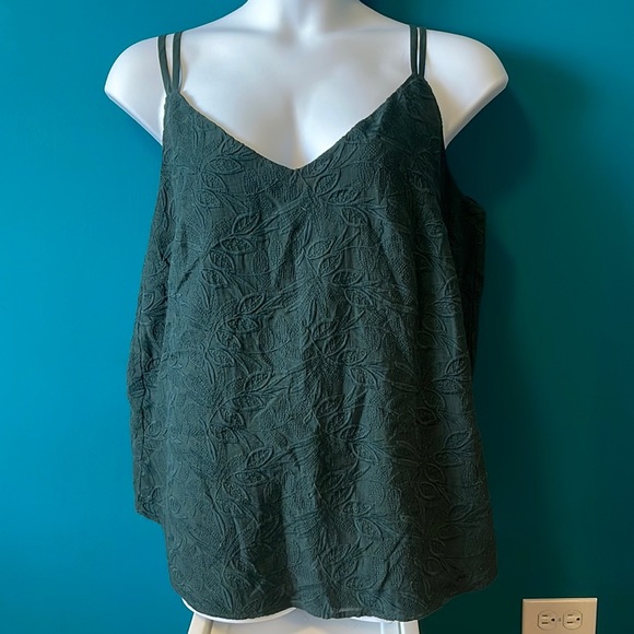 LOFT Tops Nwt Loft Strappy Patterned Camisole Tank In Dark Green